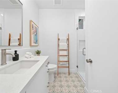 376 Hamilton St - Photo Thumbnail 9