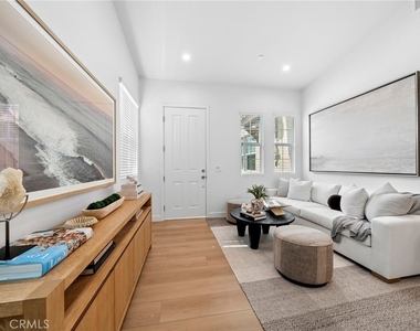 376 Hamilton St - Photo Thumbnail 2