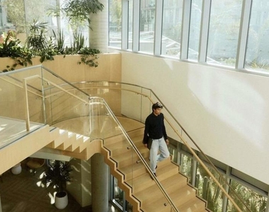 222 N City Drive - Photo Thumbnail 8