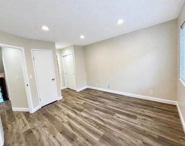 1245 Coyote Creek Place - Photo Thumbnail 12