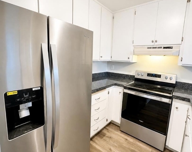 1245 Coyote Creek Place - Photo Thumbnail 7