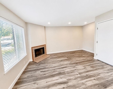 1245 Coyote Creek Place - Photo Thumbnail 4