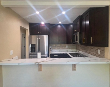 5440 Makati Circle - Photo Thumbnail 5
