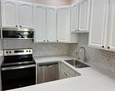 3550 Carter Drive - Photo Thumbnail 4