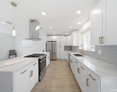 514 N Oakdale - Photo Thumbnail 7