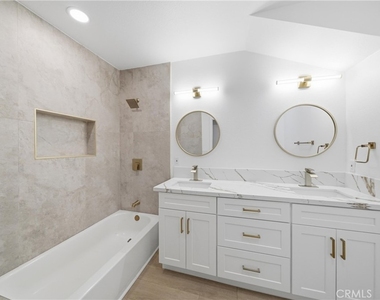 514 N Oakdale - Photo Thumbnail 13