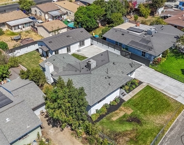 514 N Oakdale - Photo Thumbnail 4