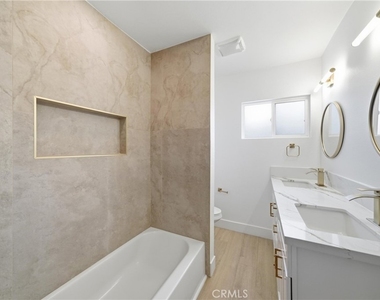 514 N Oakdale - Photo Thumbnail 14