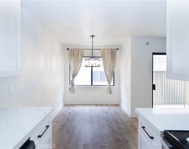1122 9th Street - Photo Thumbnail 8