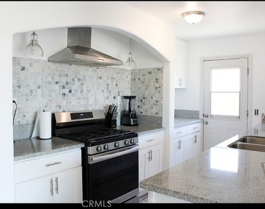 33611 Avenue E - Photo Thumbnail 5