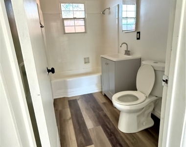 645 Euclid - Photo Thumbnail 11