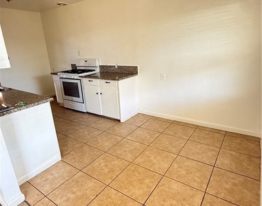 645 Euclid - Photo Thumbnail 4