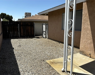 743 Evergreen - Photo Thumbnail 9