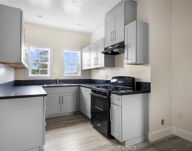1641 S Catalina Street - Photo Thumbnail 8