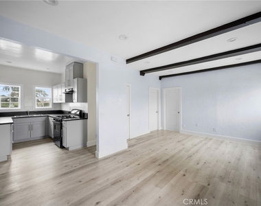 1641 S Catalina Street - Photo Thumbnail 6