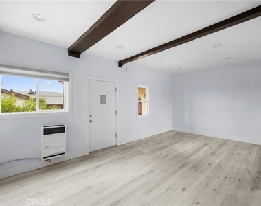 1641 S Catalina Street - Photo Thumbnail 4