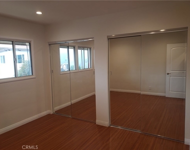 2515 1/2 Foothill Boulevard - Photo Thumbnail 6