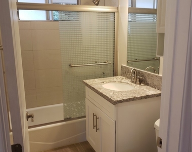 2515 1/2 Foothill Boulevard - Photo Thumbnail 9
