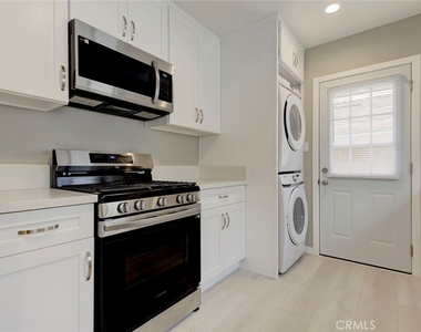 10935 Nassau Avenue - Photo Thumbnail 10