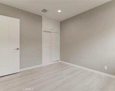 10935 Nassau Avenue - Photo Thumbnail 22
