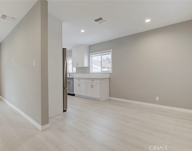 10935 Nassau Avenue - Photo Thumbnail 6