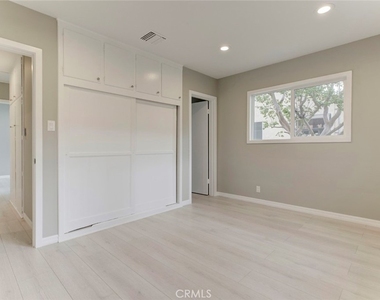 10935 Nassau Avenue - Photo Thumbnail 14