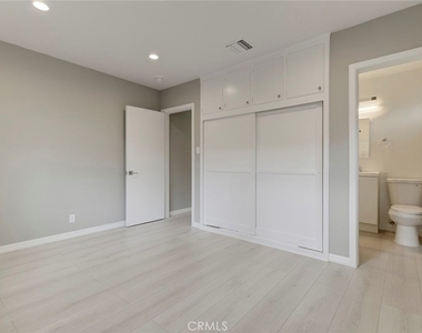 10935 Nassau Avenue - Photo Thumbnail 15
