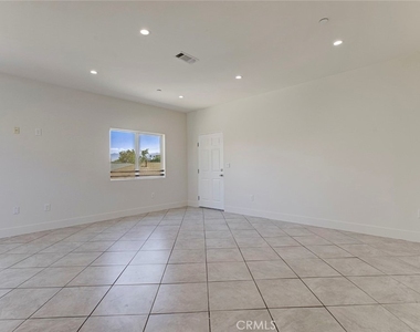 6821 Agnes Ave. - Photo Thumbnail 2