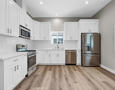 9998 1/2 Louise Avenue - Photo Thumbnail 2