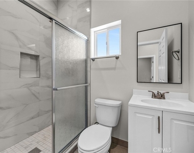 9998 1/2 Louise Avenue - Photo Thumbnail 11