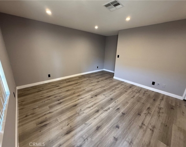 211 Magnolia Avenue - Photo Thumbnail 19