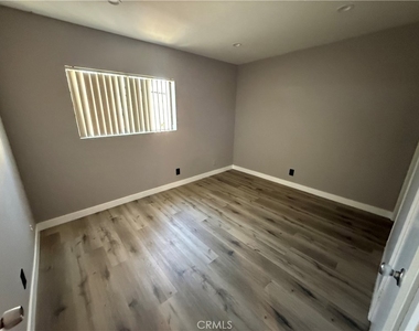211 Magnolia Avenue - Photo Thumbnail 13