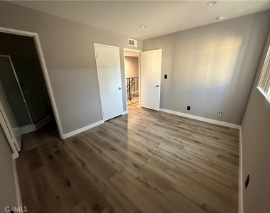 211 Magnolia Avenue - Photo Thumbnail 18