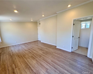 975 N Grammont Avenue - Photo Thumbnail 18