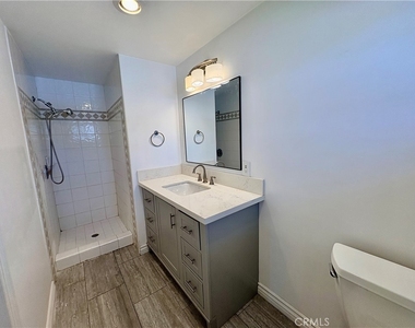 975 N Grammont Avenue - Photo Thumbnail 14