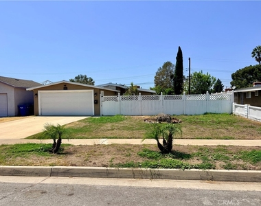 975 N Grammont Avenue - Photo Thumbnail 1