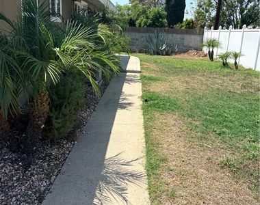 975 N Grammont Avenue - Photo Thumbnail 22