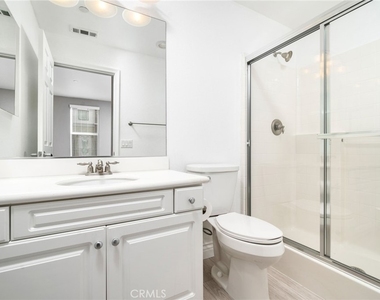 648 W 1st Street - Photo Thumbnail 4