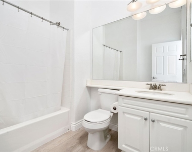 648 W 1st Street - Photo Thumbnail 16