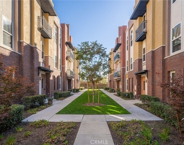 648 W 1st Street - Photo Thumbnail 23