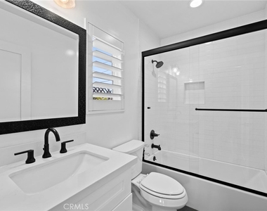 827 N Lamer - Photo Thumbnail 23