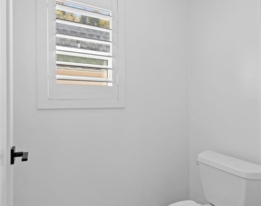 827 N Lamer - Photo Thumbnail 16