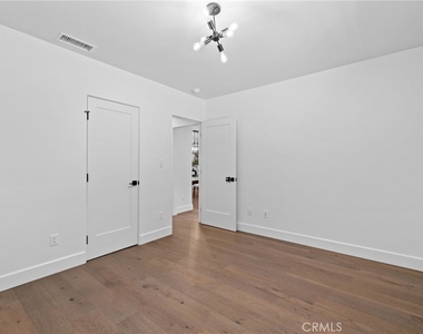 827 N Lamer - Photo Thumbnail 25
