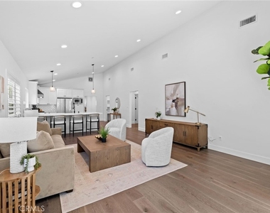 827 N Lamer - Photo Thumbnail 13