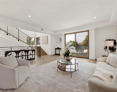 941 E California Boulevard - Photo Thumbnail 8