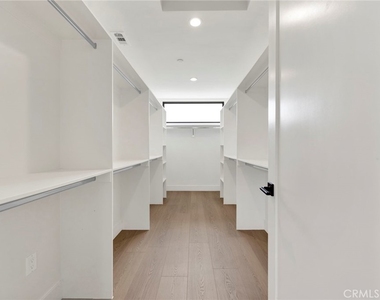 941 E California Boulevard - Photo Thumbnail 23