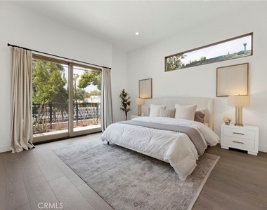 941 E California Boulevard - Photo Thumbnail 4