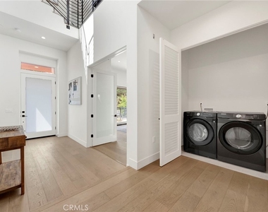 941 E California Boulevard - Photo Thumbnail 6