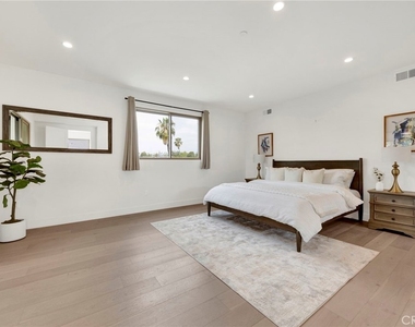 941 E California Boulevard - Photo Thumbnail 20
