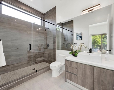 941 E California Boulevard - Photo Thumbnail 5